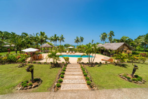 Resort Fiji Ocean View from Pool